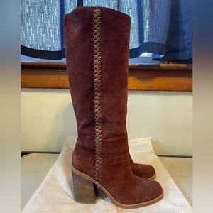 Knee-high Slouchy Suede Ugg Boots - Women’s 9.5